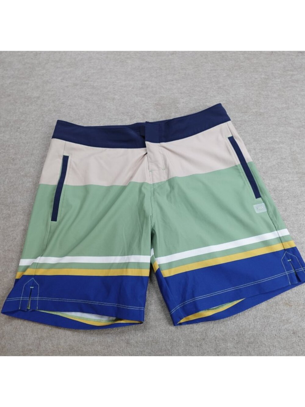 Rhone Swim Shorts Large Blue Colorblock Trunk Lined Drawstring 8" in 101692